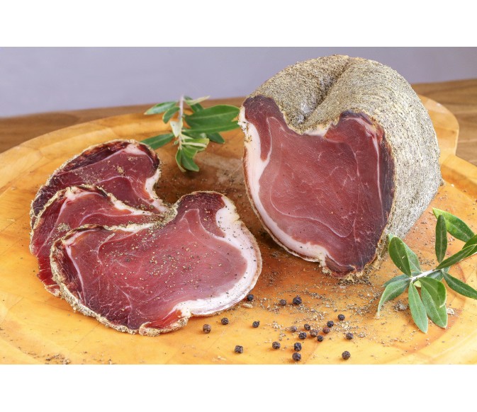 noix de jambon fumée poivrée sous vide